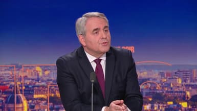 Xavier Bertrand, président de la région Hauts-de-France, sur le plateau de BFMTV le dimanche 23 novembre 2025.