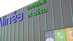L'offre des actuels actionnaires de l'entreprise dirigée par Alexis Mulliez, dont la famille détient le groupe Auchan, "garderait neuf des 26 magasins" en France