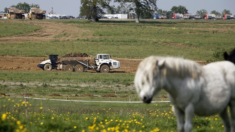 Vue du site sur lequel s'est installé le centre d'enfouissement des déchets automobiles, à Nonant-Le Pin-, dans l'Orne.