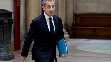 L'ancien président de la République Nicolas Sarkozy arrive à la cour d'appel de Paris pour son interrogatoire au procès Bygmalion le 24 novembre 2023