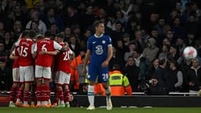 Les joueurs d'Arsenal célèbrent un but face à Chelsea.