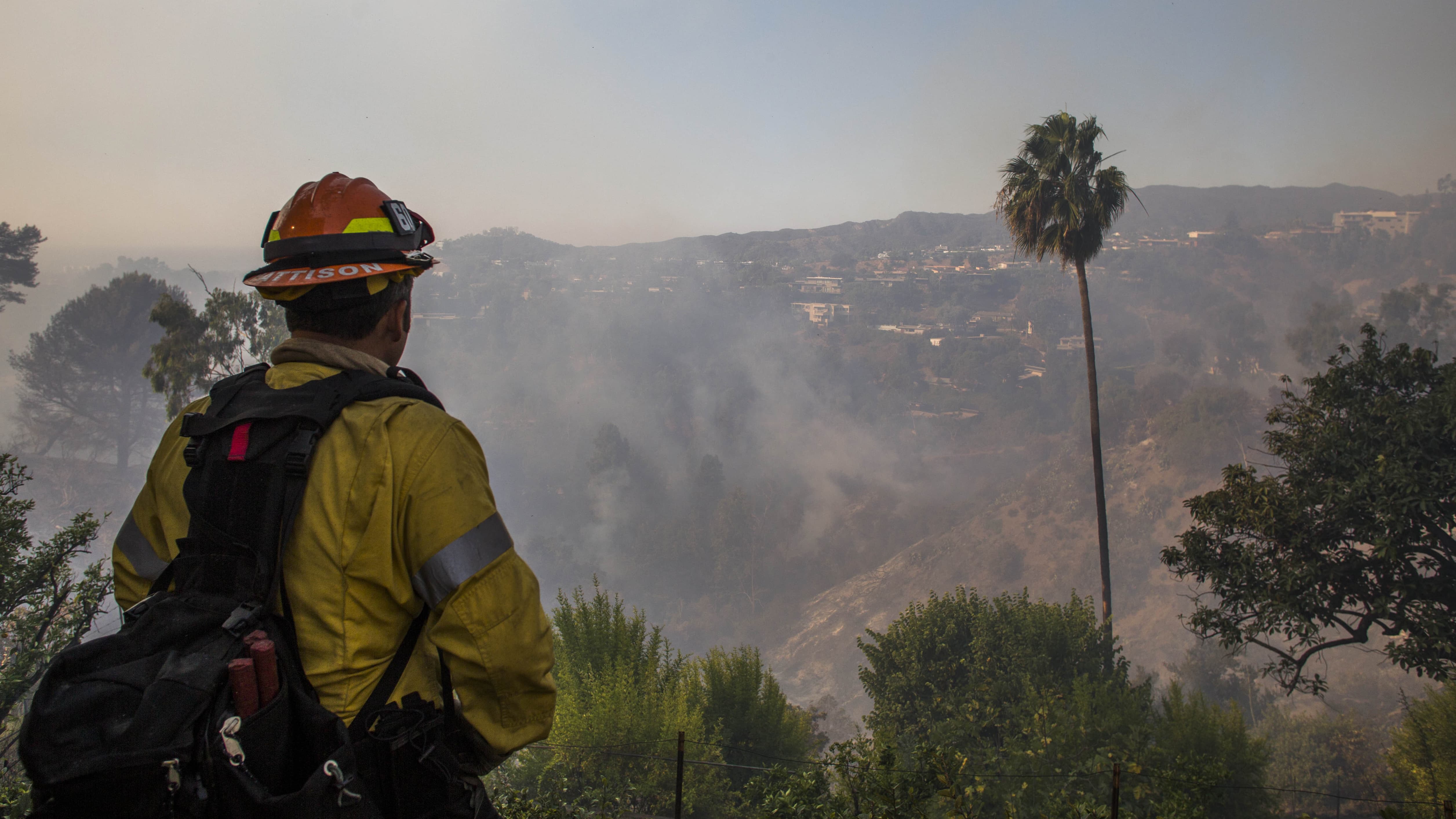 Incendies En Californie Les Feux Atteignent Les Quartiers Chics De Los