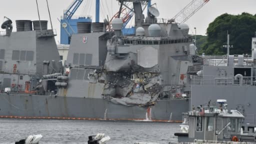 Le destroyer USS Fitzgerald qui a été fortement endommagé par un porte-conteneurs à Tokyo le 18 juin 2017