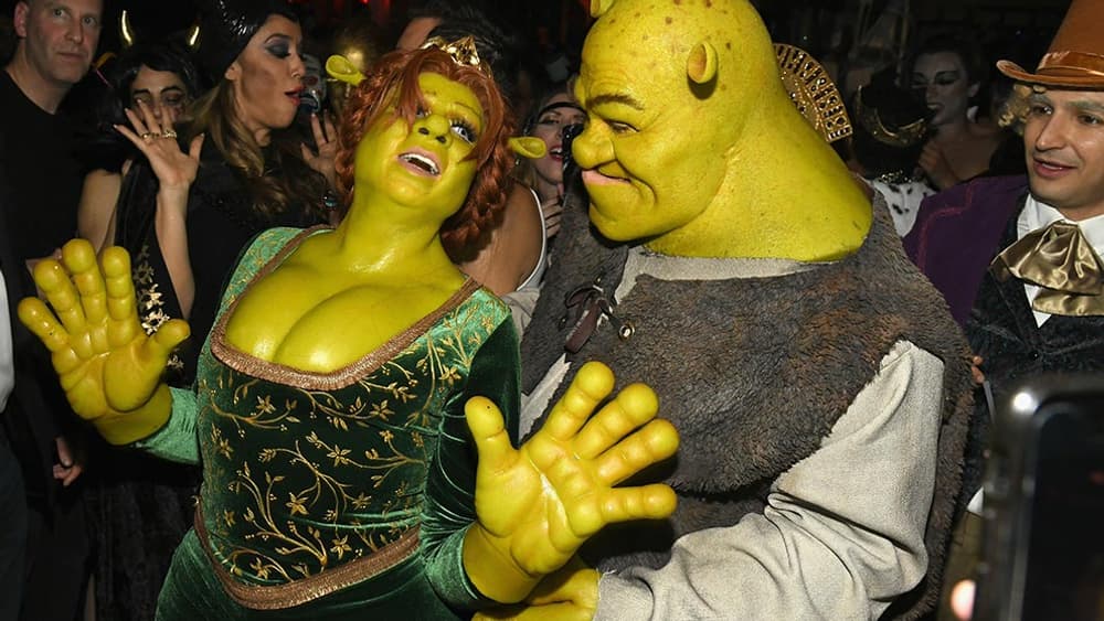 Heidi Klum et Tom Kaulitz, déguisés en Fiona et Shrek pour la fête d'Halloween, le 31 octobre 2018. Heidi Klum et Tom Kaulitz, déguisés en Fiona et Shrek pour la fête d'Halloween, le 31 octobre 2018.
