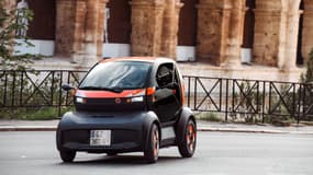 Le Mobilize Duo, successeur du Renault Twizy, est lui aussi proposé en versions avec ou sans permis.