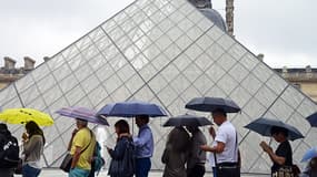 Le gouvernement prévoit d'ouvrir le musée du Louvre et celui d'Orsay, ainsi que Versailles 7 jours sur 7 à partir de 2015.
