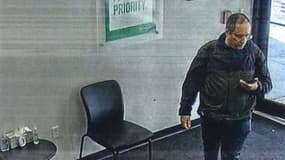 Claudio Neves Valente, le suspect des meurtres commis à l'université Brown et au MIT, filmé à Boston, Massachusetts, le 17 novembre 2025