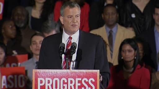 Le démocrate et nouveau maire de New York Bill de Blasio, mardi soir, après sa victoire.