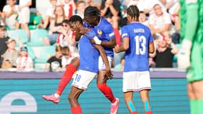 Djaoui Cissé célèbre un but avec les Bleuets contre la Pologne à l'Euro Espoirs, le 17 juin 2025