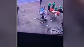 "Gatito" Fernandez s'en est pris physiquement au VAR