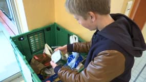 Avec l'aide de la Banque alimentaire, Matthieu a installé plusieurs panières dans son collège pour collecter des produits secs. 