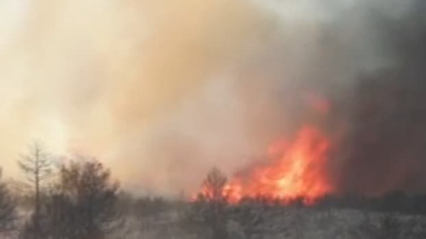 Une reprise de feu visible depuis Jonquères dans l'Aude, ce jeudi 7 juillet Une reprise de feu visible depuis Jonquères dans l'Aude, ce jeudi 7 juillet