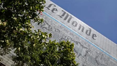 La façade de la rédaction du quotidien Le Monde à Paris. L'offre Pigasse-Bergé-Niel a obtenu l'aval du conseil de surveillance du Monde permettant aux deux parties d'entrer en négociations exclusives pour la reprise et la recapitalisation du journal. /Pho