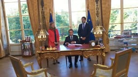 Emmanuel Macron dans son bureau de l'Elysée, le 15 septembre 2017.
