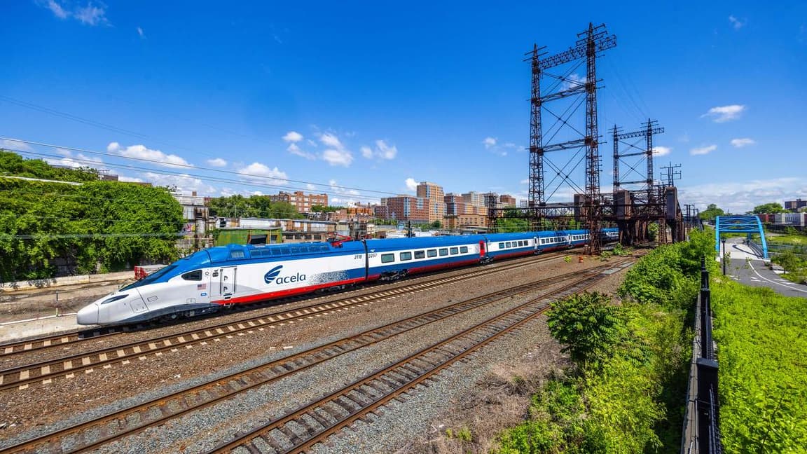 DE BOSTON À WASHINGTON EN PASSANT PAR NEW YORK: GRÂCE À ALSTOM, LES ÉTATS-UNIS GOÛTENT ENFIN AU TRAIN À GRANDE VITESSE