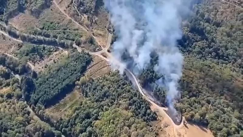 Un feu est en cours à Vaux-en-Beaujolais.