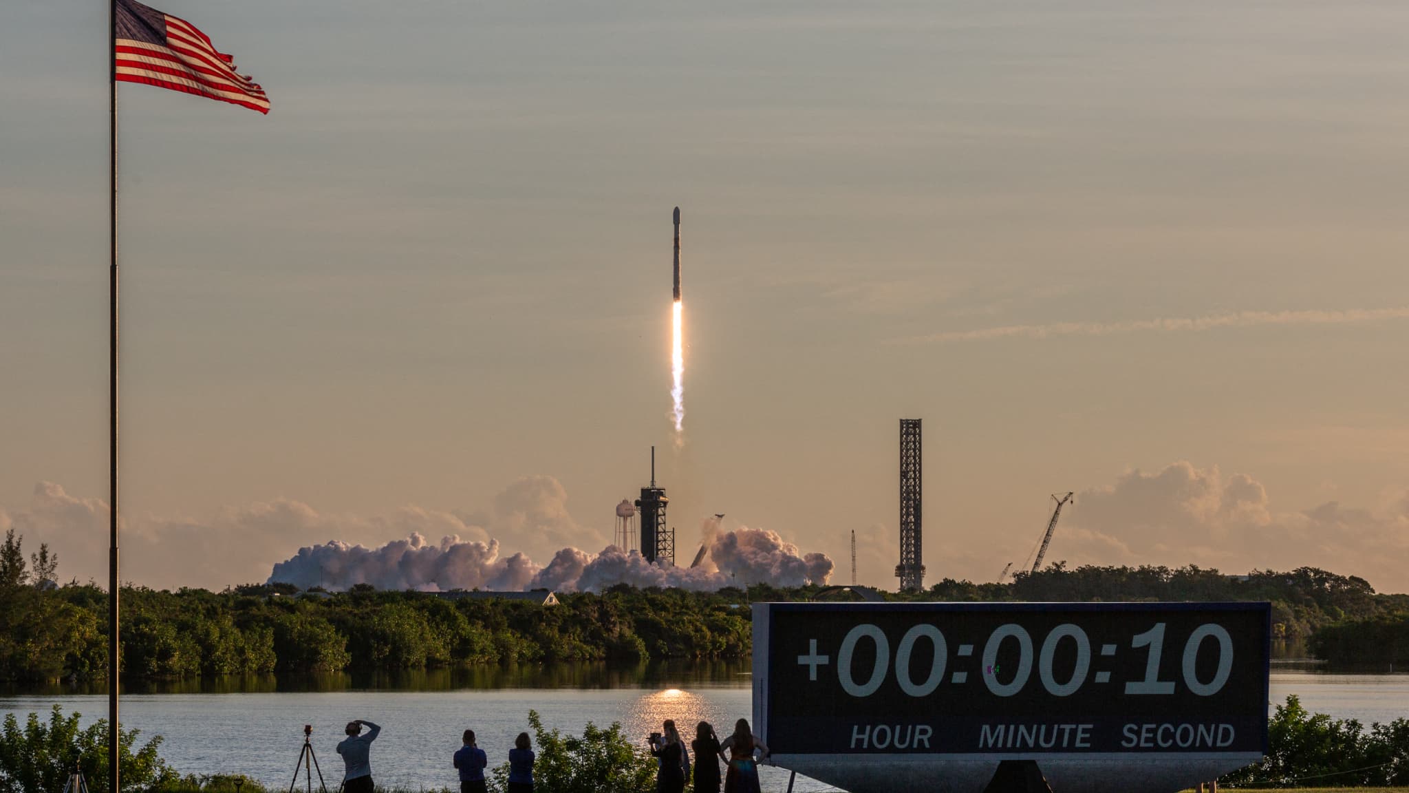 POURQUOI LA NASA VEUT INSTALLER LE WIFI SUR LA LUNE AVANT LA RUSSIE OU LA CHINE