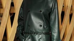 Modèle de la collection Hermès imaginée par Christophe Lemaire. Alors que les grands noms du luxe ont affiché des taux de croissance record en 2010 et que la progression des ventes devrait retrouver en 2011 des niveaux plus conformes aux moyennes historiq