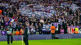 Des supporters de Toulouse, à Liverpool le 26 octobre 2023