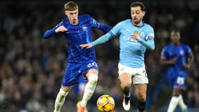 Cole Palmer et Bernardo Silva lors d'un match Manchester City-Chelsea, à l'Etihad Stadium le 25 janvier 2025