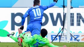 Paulo Otavio signe un tacle fou sur Dabbur lors de Hoffenheim-Wolfsburg