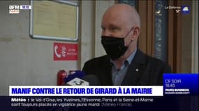 Conseil de Paris: un retour tendu pour Christophe Girard accueilli par des collectifs féministes 