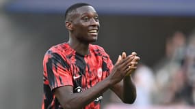 Randal Kolo Muani à l'échauffement avec Francfort, 20 août 2023