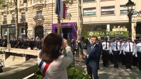 La plaque commémorative en hommage à Xavier Jugelé a été dévoilée par Emmanuel Macron et Anne Hidalgo