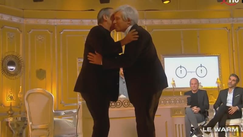 Les embrassades de Bruno Masure et Thierry Ardisson dans "Salut les Terriens", le 24 mars sur C8.