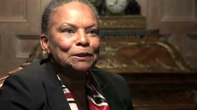 Christiane Taubira en plein mime d'un "tchip" lors d'une interview accordée à I-Télé.