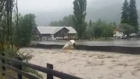 Les images des intempéries dans les Hautes-Alpes après les fortes précipitations de la nuit du 20 au 21 juin 2024.