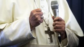 Le pape s'était adressé aux journalistes à bord de l'avion le ramenant au Vatican après son séjour en Irlande