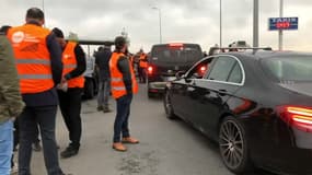 Taxis, auto-écoles et ambulances manifestent ce lundi autour de Paris.