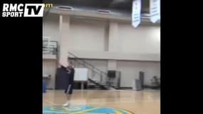 Quand Danilo Gallinari marque en tirant à l’inverse du panier