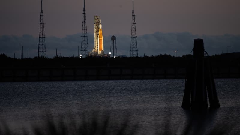 La fusée SLS de 98 mètres de haut restera en attendant sur son pas de tir