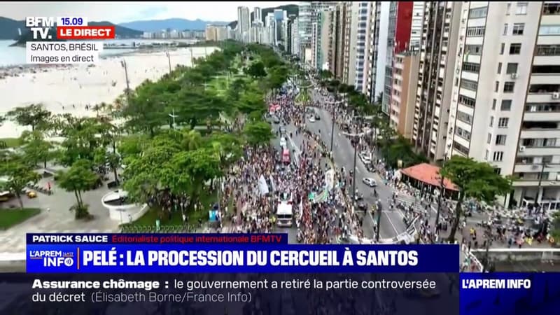 La procession du cercueil de Pelé dans Santos est en cours