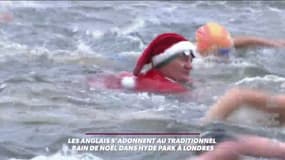 Les Anglais s'adonnent au traditionnel bain de Noël dans Hyde Park à Londres