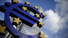 Les Vingt-Sept se sont accordés jeudi, au petit matin, sur les modalités d'un mécanisme de supervision des banques de la zone euro sous l'égide de la Banque centrale européenne (BCE), première étape vers une union bancaire. /Photo prise le 13 décembre 201