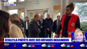 Ecully: la préfète du Rhône avec des réfugiés ukrainiens