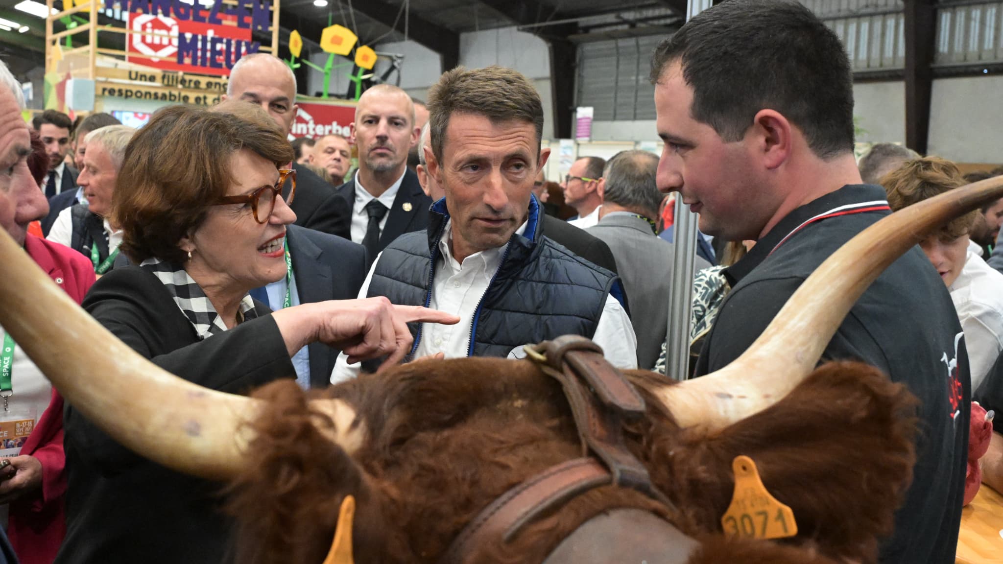 RÉUNIS POUR LEUR SALON À RENNES, LES ÉLEVEURS ALERTENT LA MINISTRE DE L'AGRICULTURE SUR LEUR "MAL-ÊTRE"