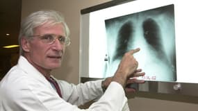 Le professeur français Alain Cribier, chef du service de cardiologie du Centre hospitalier universitaire (CHU) de Rouen, le 19 avril 2022.