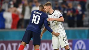 Joshua Kimmich et Kylian Mbappé