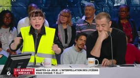 "Je me sens extrêmement humilié de voir la police française traitée de cette manière !"