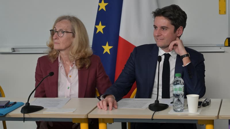La ministre de l'Éducation, Nicole Belloubet, et le Premier ministre, Gabriel Attal, le 14 mars 2024 dans un établissement scolaire de Chartres
