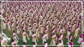 Ces 6.600 Indiennes se rassemblent pour la plus grande danse Kaikottikali du monde