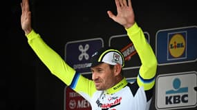 La joie sur le podium du Norvégien Alexander Kristoff, après avoir remporté en solitaire le GP d'Escaut, le 6 avril 2022 à Shoten, près d'Anvers