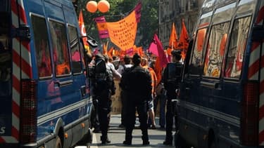 Après sa journée parlementaire sous tension mardi, Manuel Valls va faire face à une journée sociale à risque ce 1er mai.