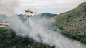 Un hélicoptère H145, mobilisé contre les feux de forêts, lors d'une démonstration, à Perpignan, le 5 juin 2025