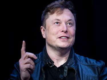 Elon Musk, le patron de Tesla, a assuré ce jeudi que le constructeur de véhicules électriques parviendrait cette année à mettre au point une voiture entièrement autonome, capable de se déplacer sans conducteur au volant.