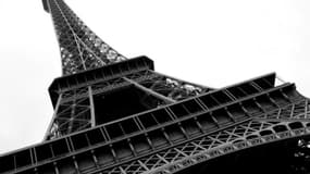 Un morceau de Tour Eiffel a été vendu aux enchères